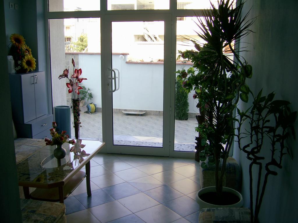 Sianie Guest House Ravda Exterior foto