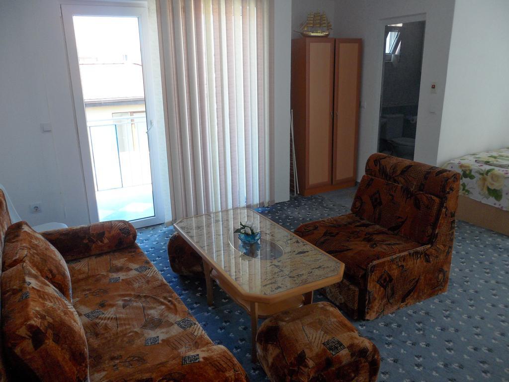 Sianie Guest House Ravda Exterior foto