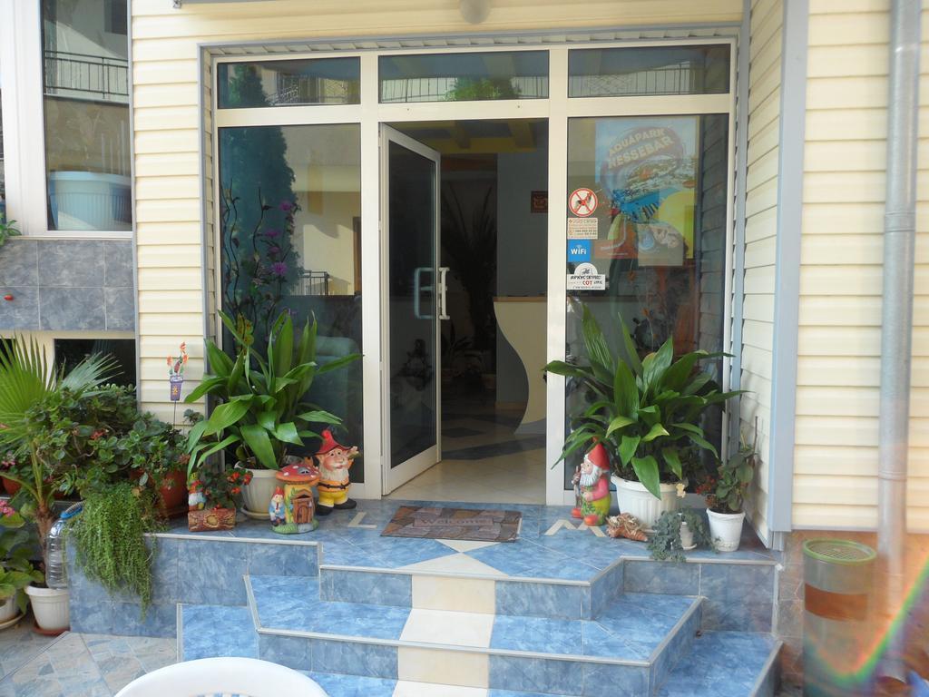 Sianie Guest House Ravda Exterior foto