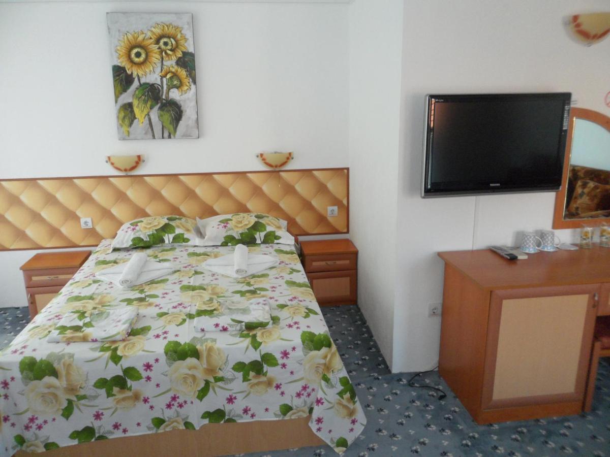 Sianie Guest House Ravda Habitación foto